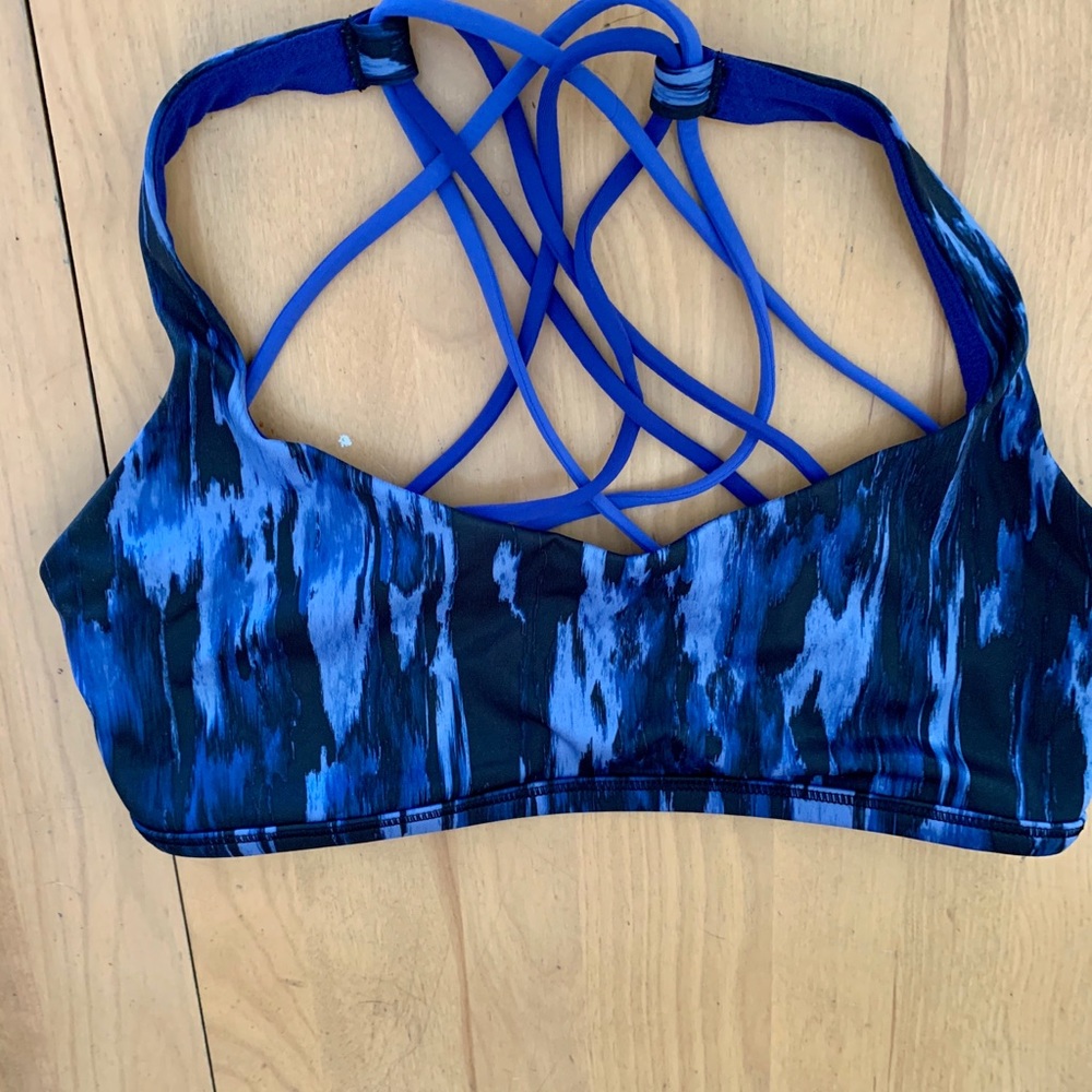 Lululemon Free to Be Bra Light Support, size 6